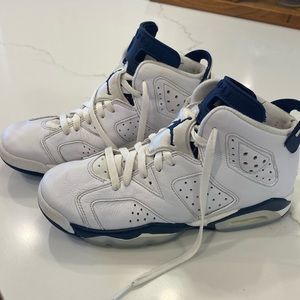 Youth high top Jordan basketball shoes